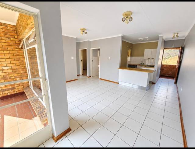 2 BEDROOM APARTMENT FOR SALE IN NEWLANDS